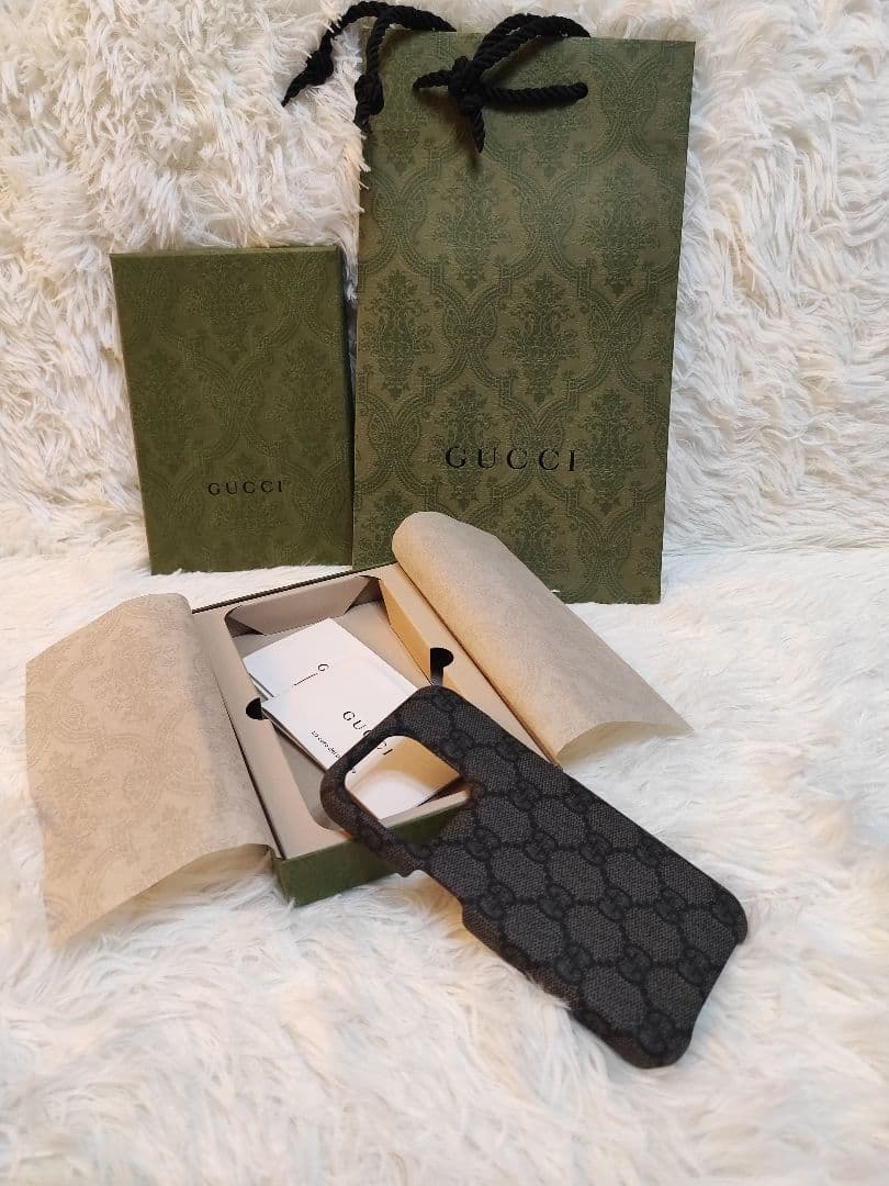 ♡R♡ 新品 未使用 GUCCI iPhone 15 PRO ケース