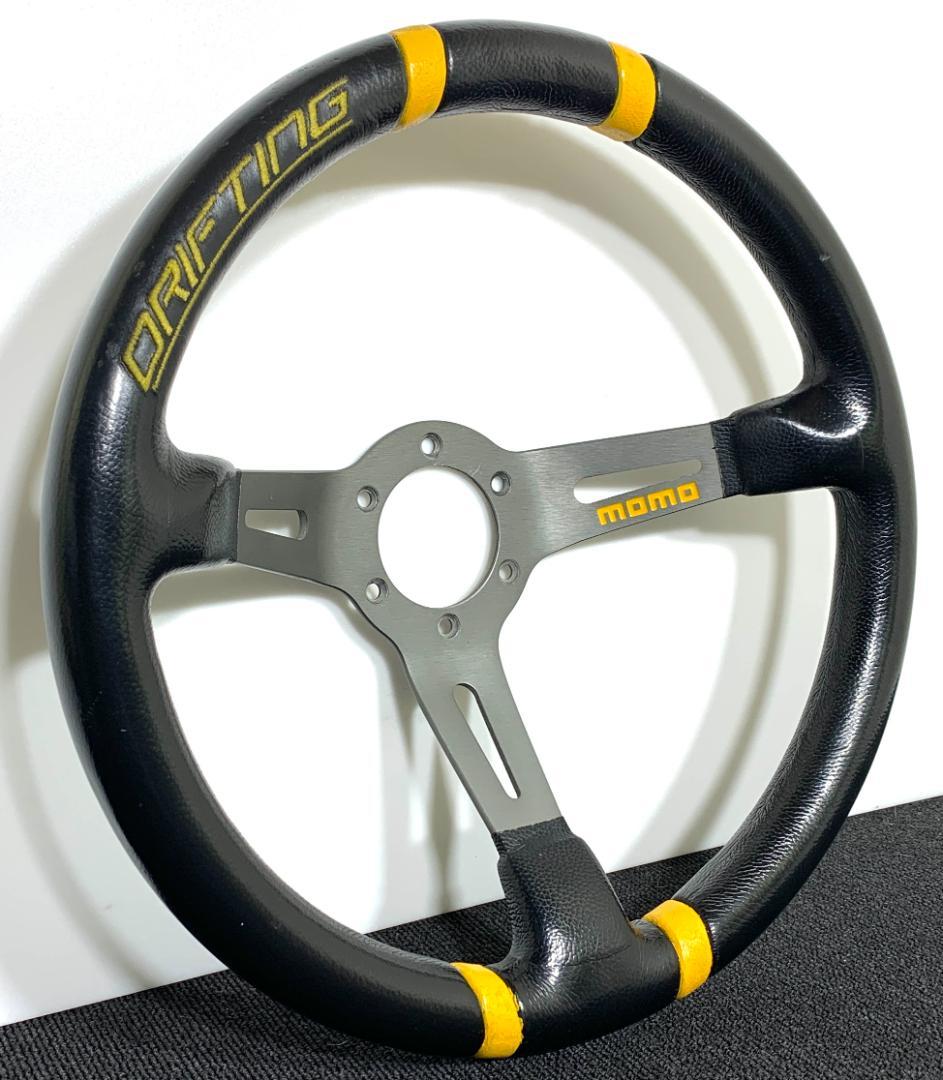 モモ ドリフティング シルバースポーク 35パイ ディープコーン ステアリング