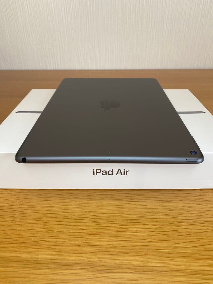 iPad Air 第3世代 未使用に近い　純正付属品付　iPad本体