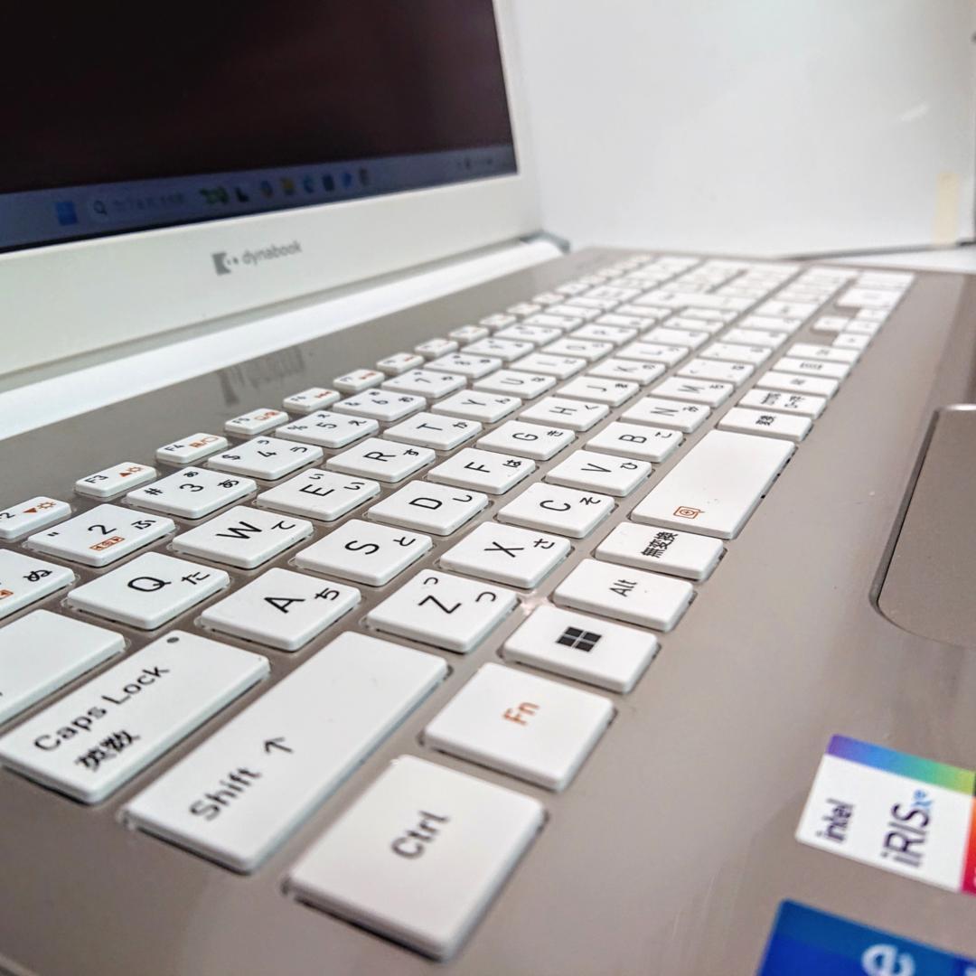 超美品！Dynabook X6/U 第11世代Core i5 [370]