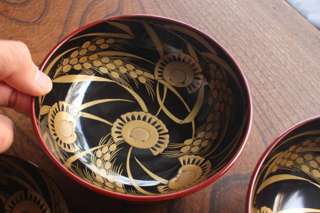 極小保管傷のみ！深みある糸目紅溜塗に極上稲穂福来雀蒔絵のお椀2点（検輪島塗雑煮椀