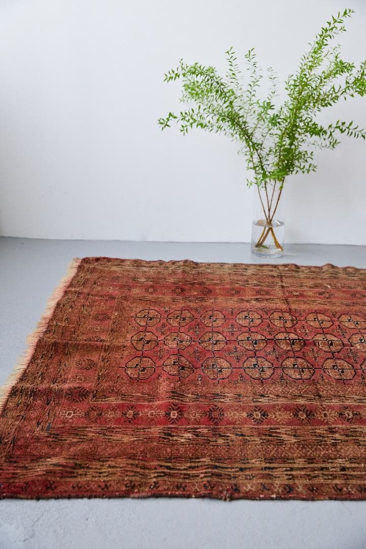 アンティークラグ　トルクメン族 エルサリ（189×135cm）赤　黒　茶