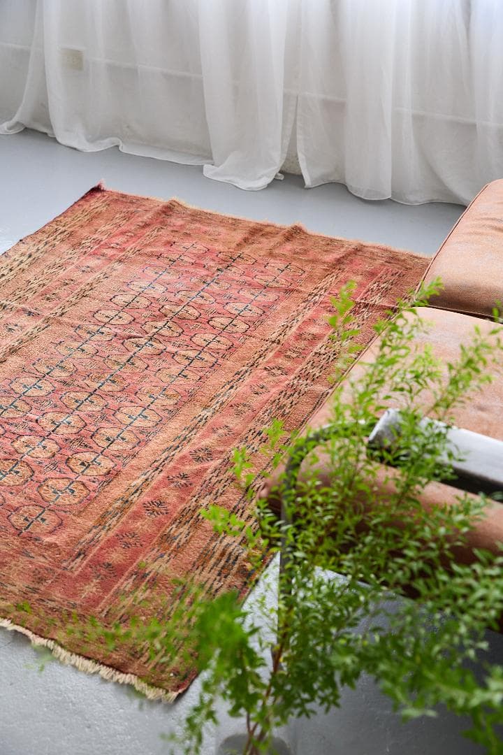 アンティークラグ　トルクメン族 エルサリ（189×135cm）赤　黒　茶