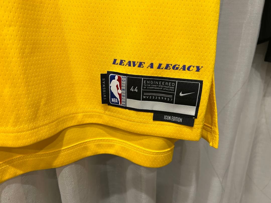 ルカ•ドンチッチ　ロサンゼルス・レイカーズ　ユニフォーム