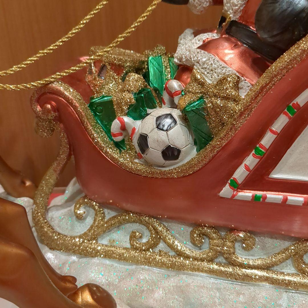 クリスマス　サンタと2頭のトナカイのソリ