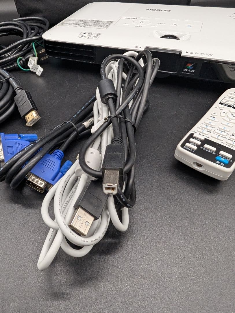 EPSON EB-1780W プロジェクター　リモコン付き