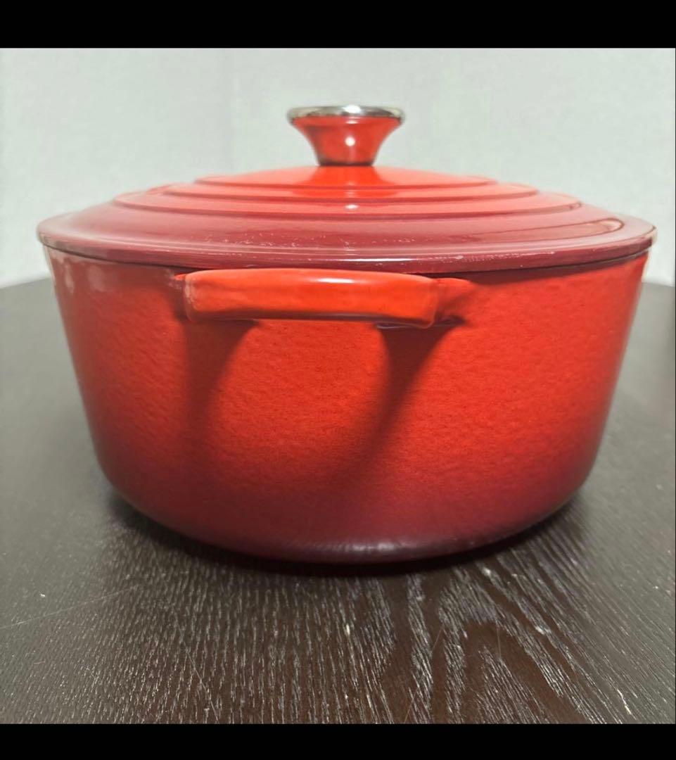 ルクルーゼ ココットロンド 24cm シルバーツマミ　両手鍋　ホーロー　鋳物