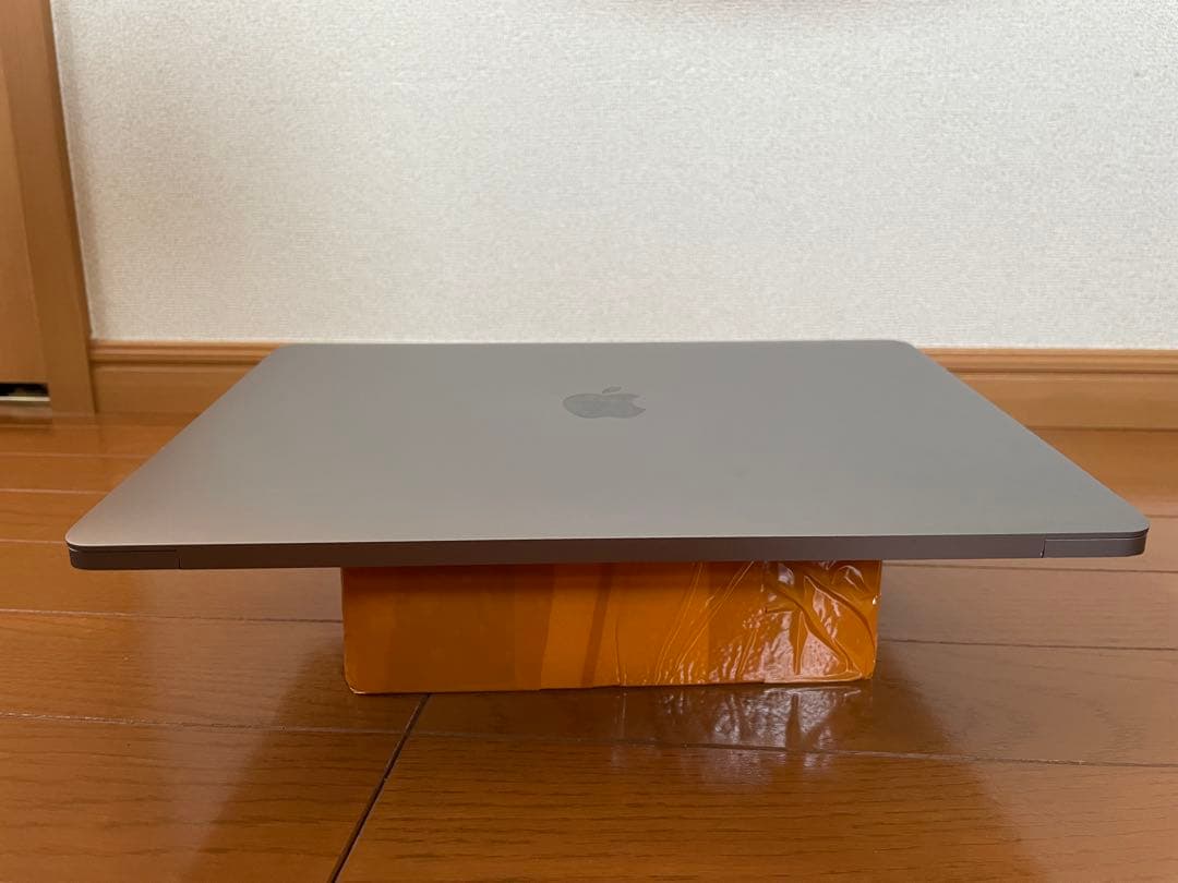 Macbook Pro Touch Bar 2018 新しいバッテリー