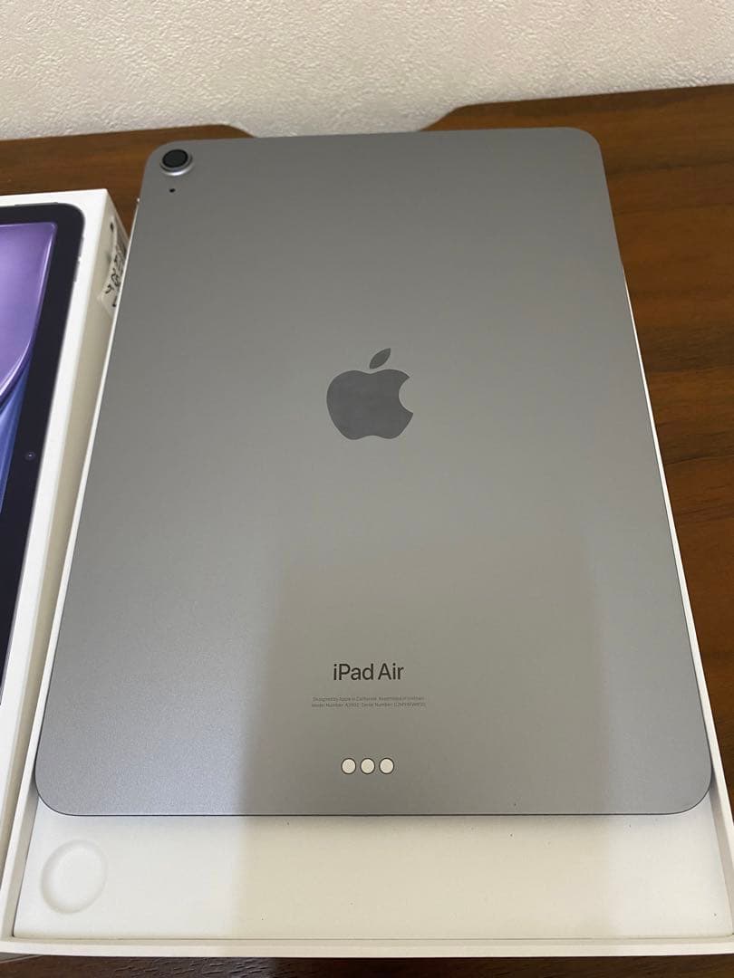 アイパッドエアー　m2 ２５６ＧＢ　Wi-Fiモデルグレー　美品