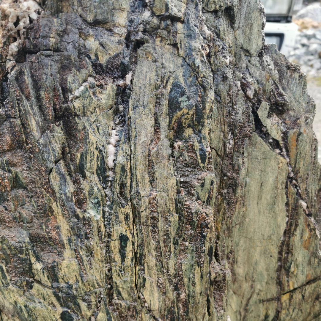 三波石　五色石　239キロ　庭石　石　鑑賞石　庭　坪庭　置物　オブジェ