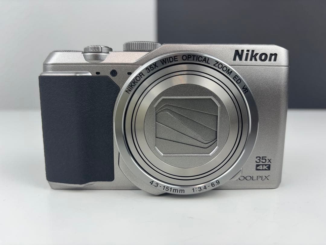 【極美品】Nikon COOLPIX A900 シルバー　デジタルカメラ