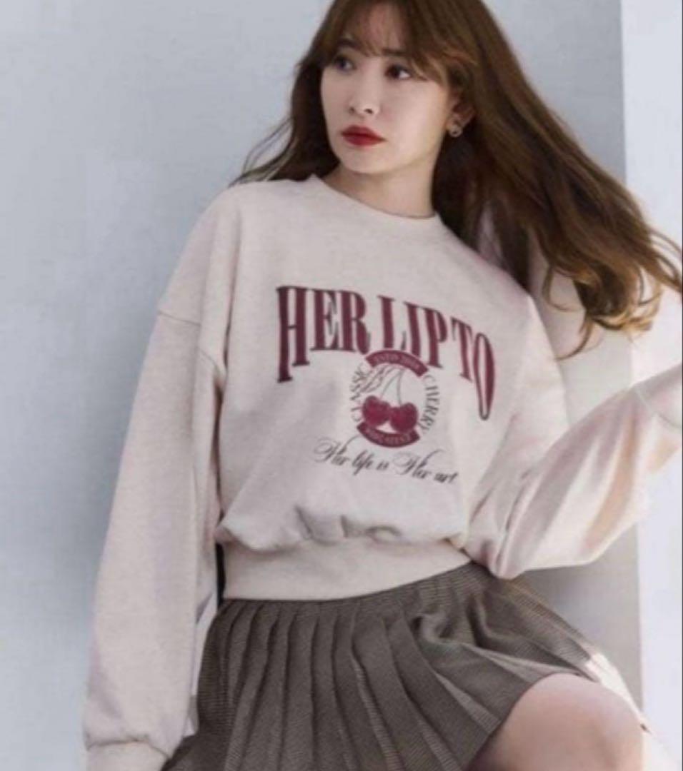 トップス Herlipto Classic Cherry Sweatshirt