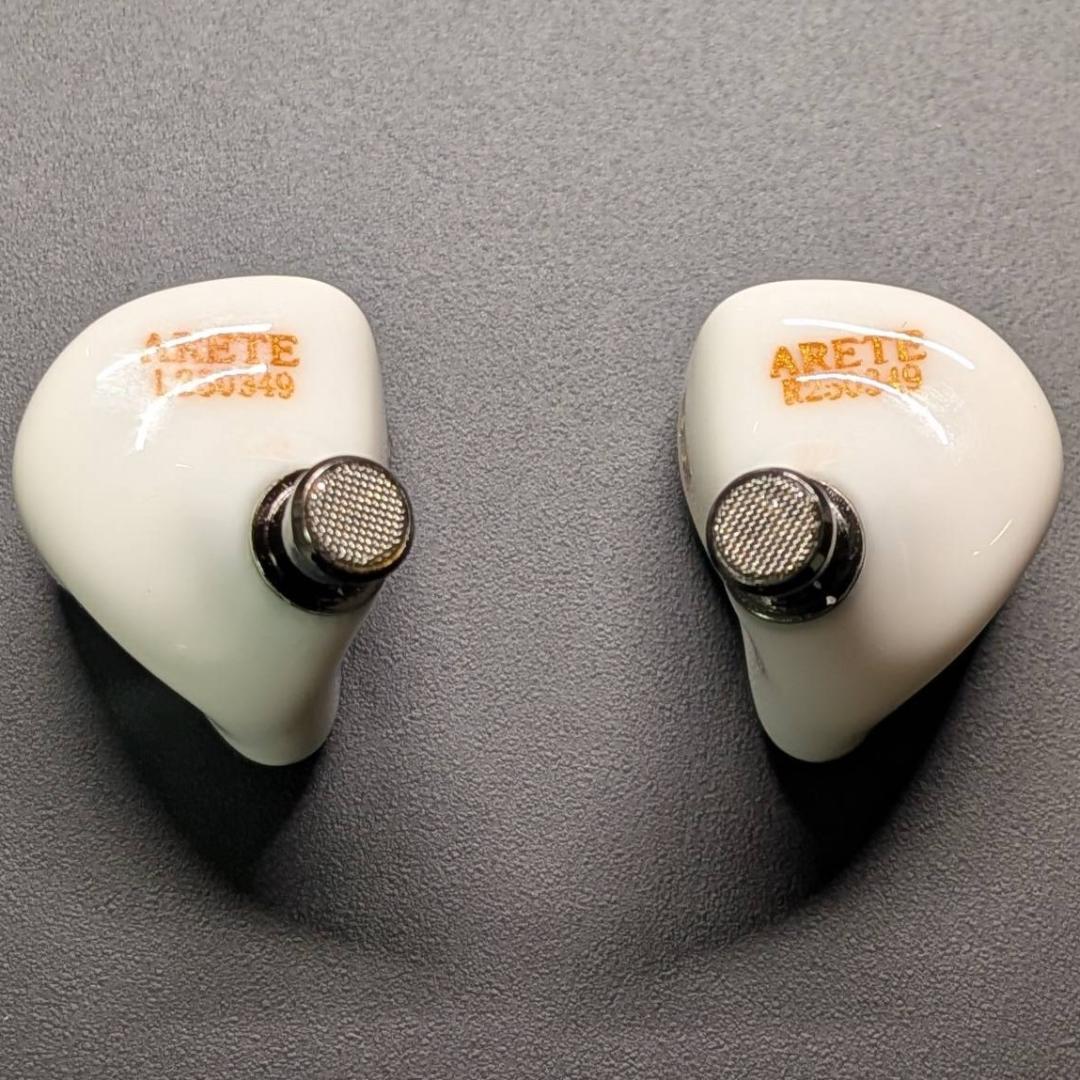 ZiiGaat x Fresh Reviews Arete 白色イヤホン