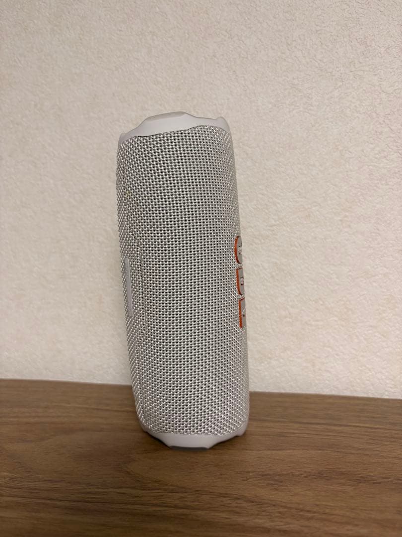 JBL FLIP 7/ストラップ・カラビナ付属/JBLFLIP7WHT