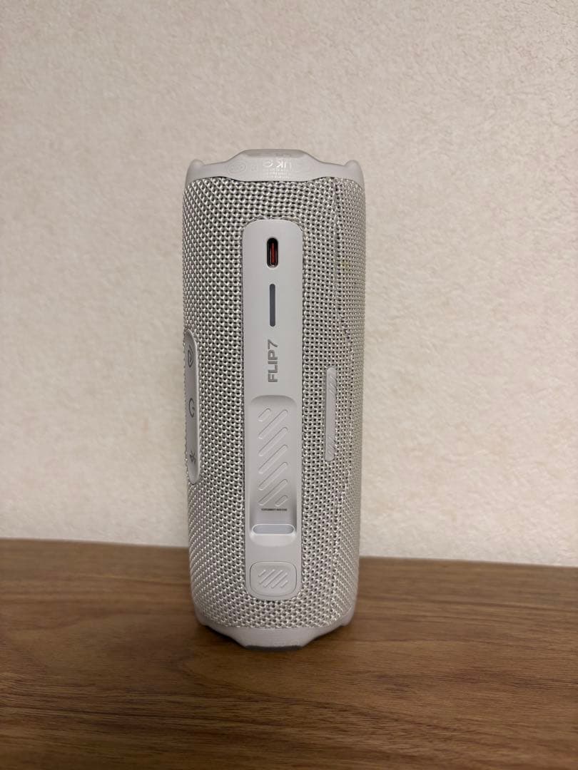 JBL FLIP 7/ストラップ・カラビナ付属/JBLFLIP7WHT