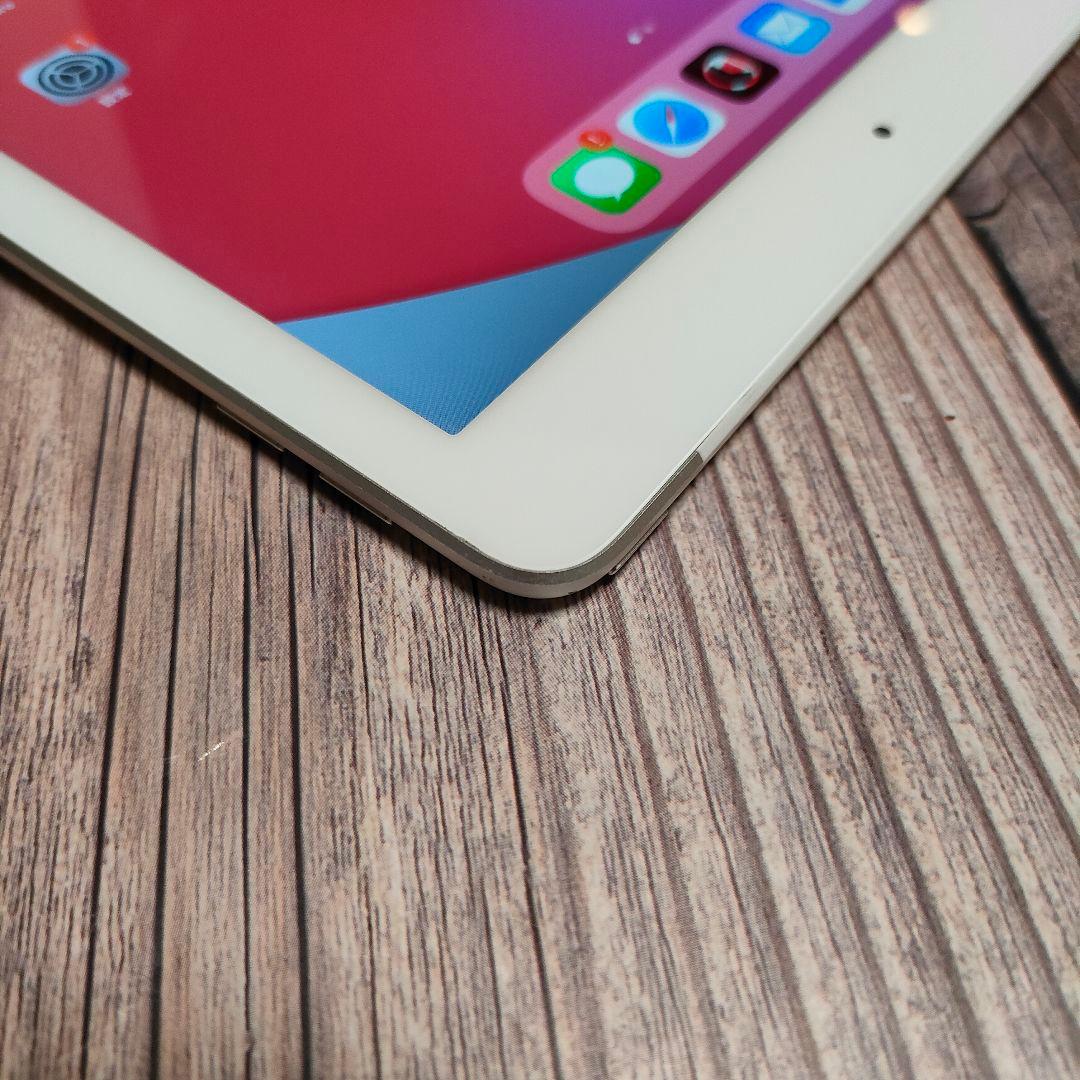 Apple iPad 第6世代 32GB SIMフリー シルバー 美品