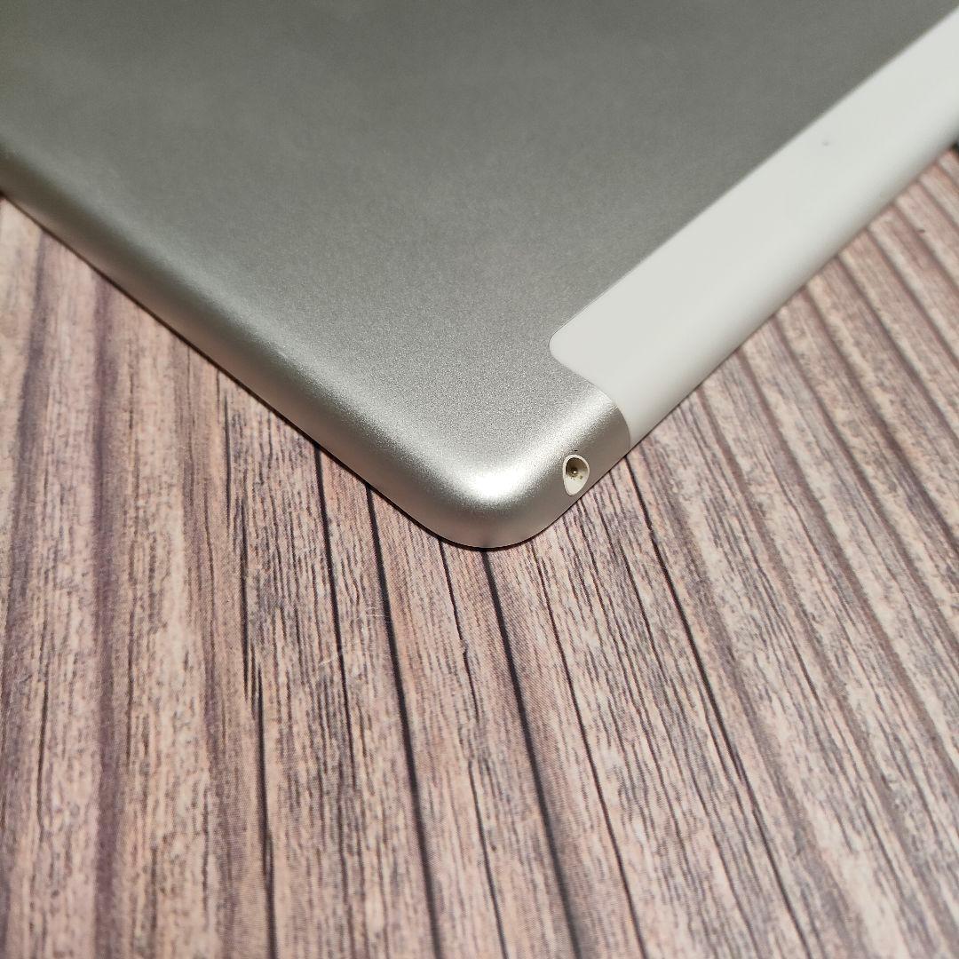 Apple iPad 第6世代 32GB SIMフリー シルバー 美品