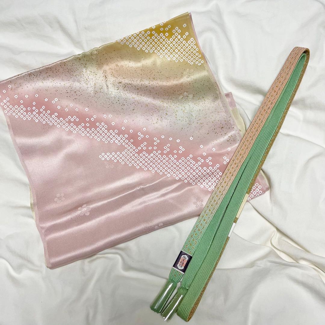 い*ん様 訪問着　付け下げ　着物　色無地　スワトウ刺繍