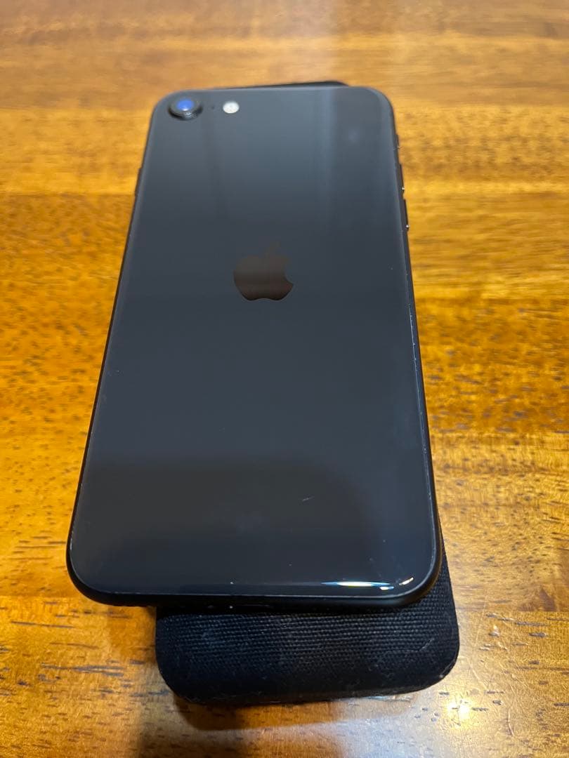iPhone SE (第2世代) ブラック SIMフリーバッテリー88% 美品