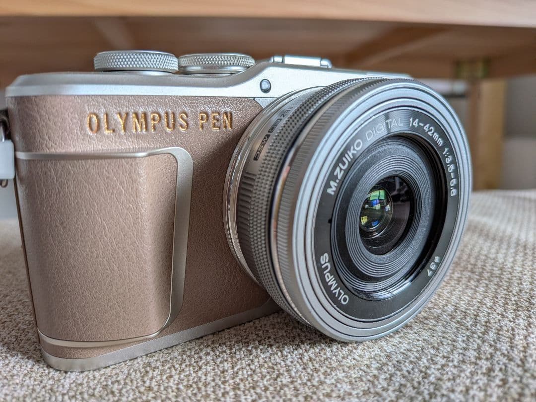 OLIMPUS PEN E-PL10（ブラウン）