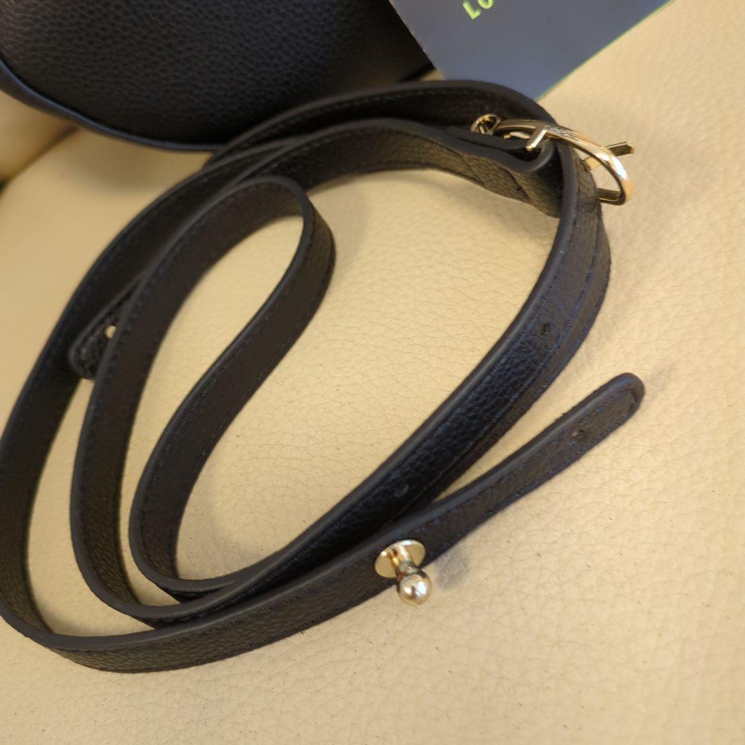 黒のレザーハンドバッグ