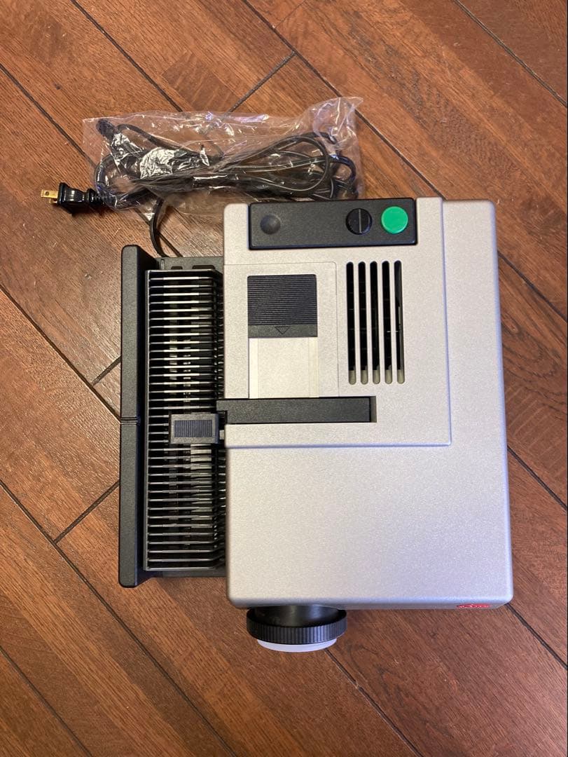 ☆ks☆ Leica PRADOVIT P 150 フィルムプロジェクター