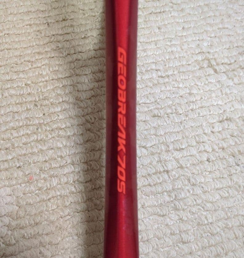 ジオブレイク70S　タンゴレッド カスタムフィット　YONEX　第二世代