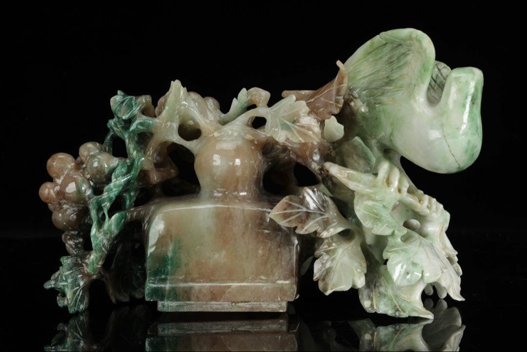 中国古玩 翡翠 玉石 鳥葡萄彫刻 960g 置物 唐物 細密彫刻 天然石 ヒスイ