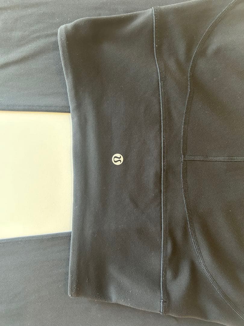 ルルレモン　ブラックフレアヨガパンツ Mサイズ