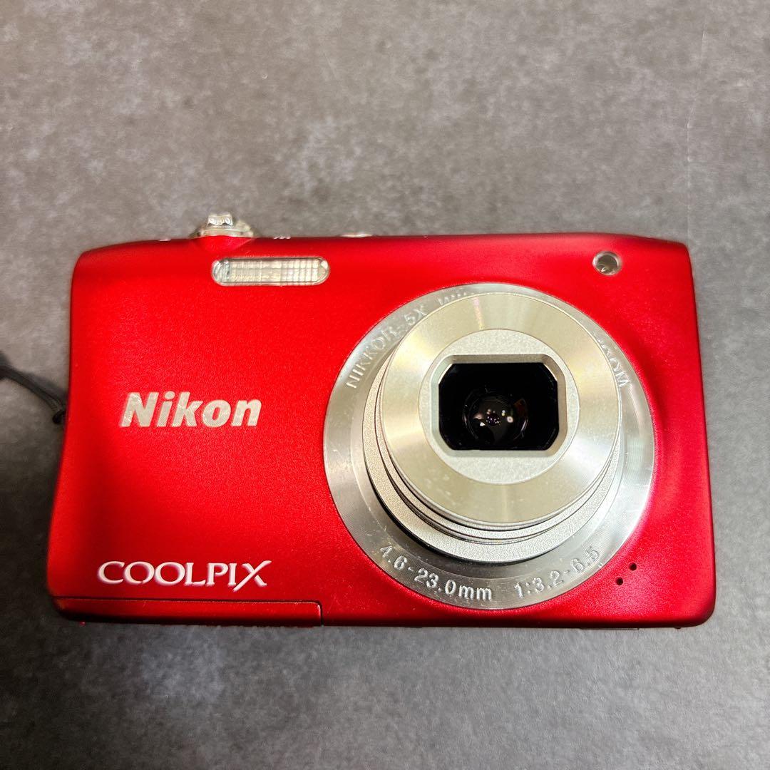 ニコン COOLPIX S2900 レッド 薄型コンデジ カメラ 充電器付き