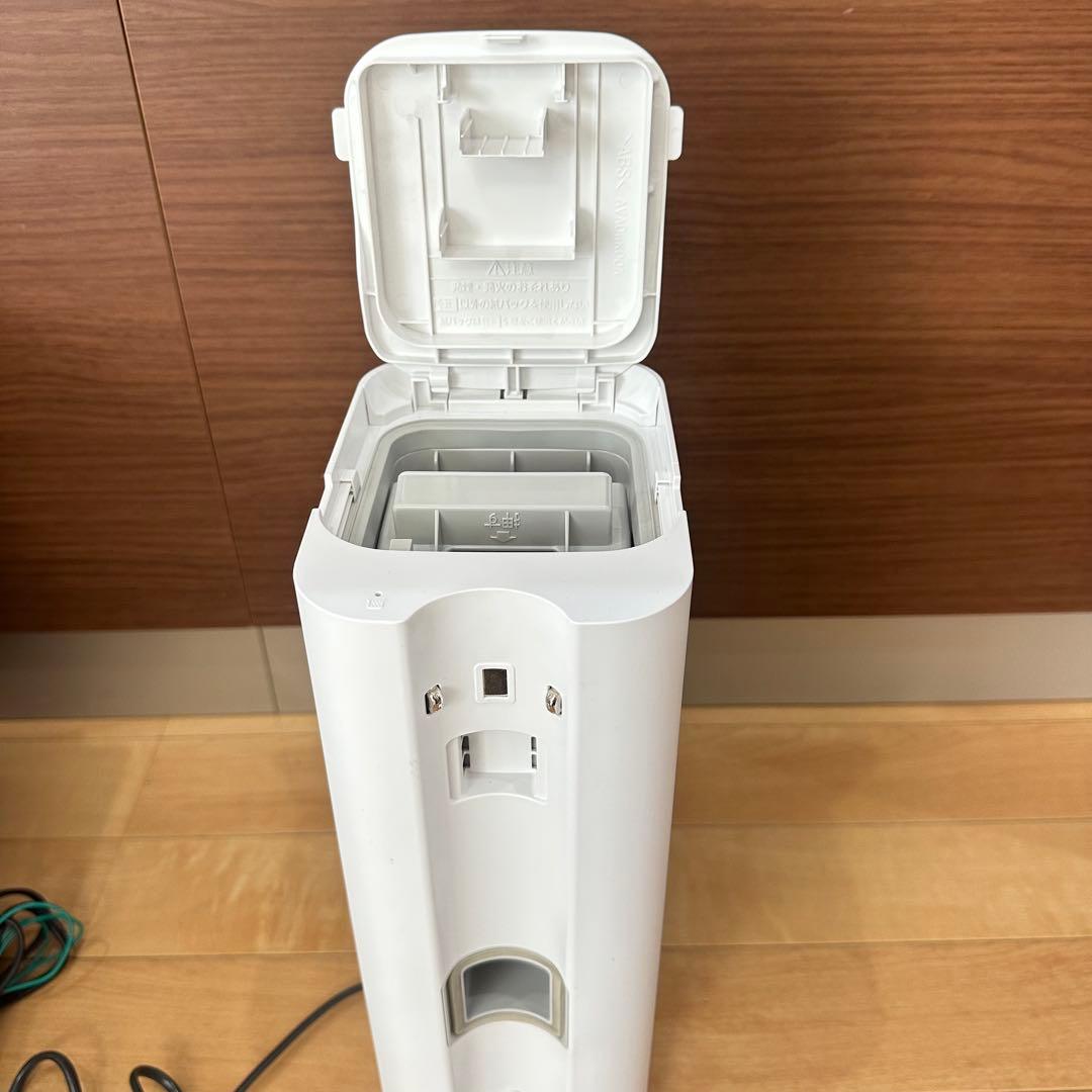 Panasonic MC-NS10K コードレス掃除機 2023年製