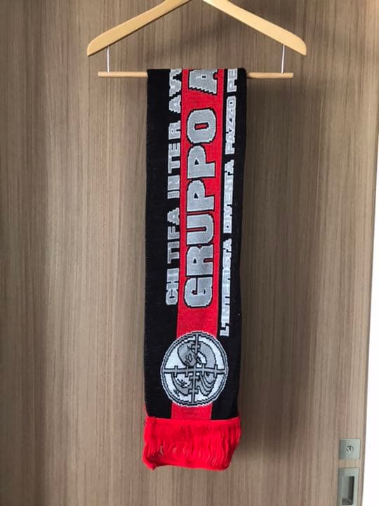 【激レア・貴重】ACミラン ULTRAS ウルトラス　ニットマフラー 現地購入