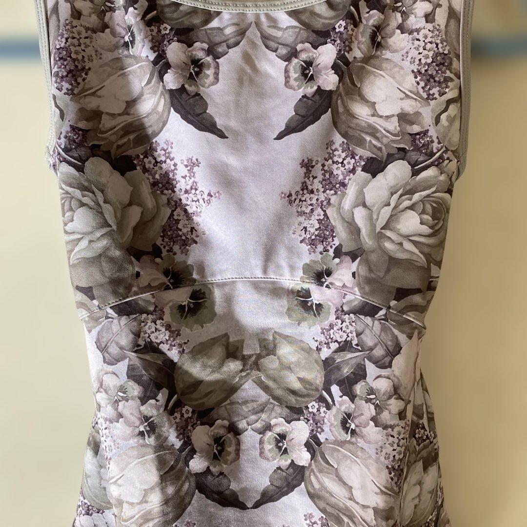 unoaフラワーゲートサンドグレー ノースリーブレオタードMLサイズ