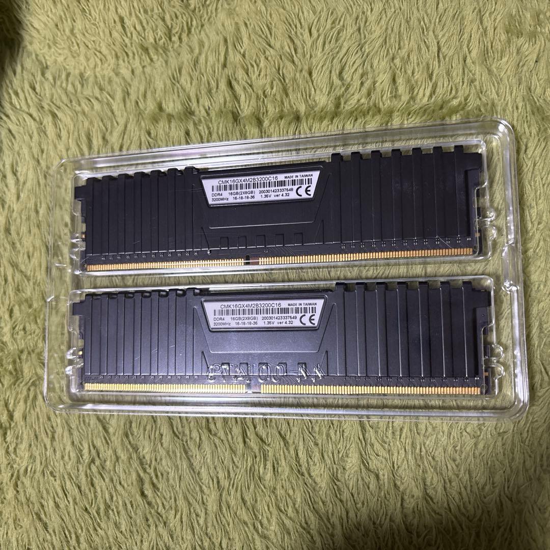 み　高性能DDR4メモリ、16GB (2x8GB)キット、3200MHz