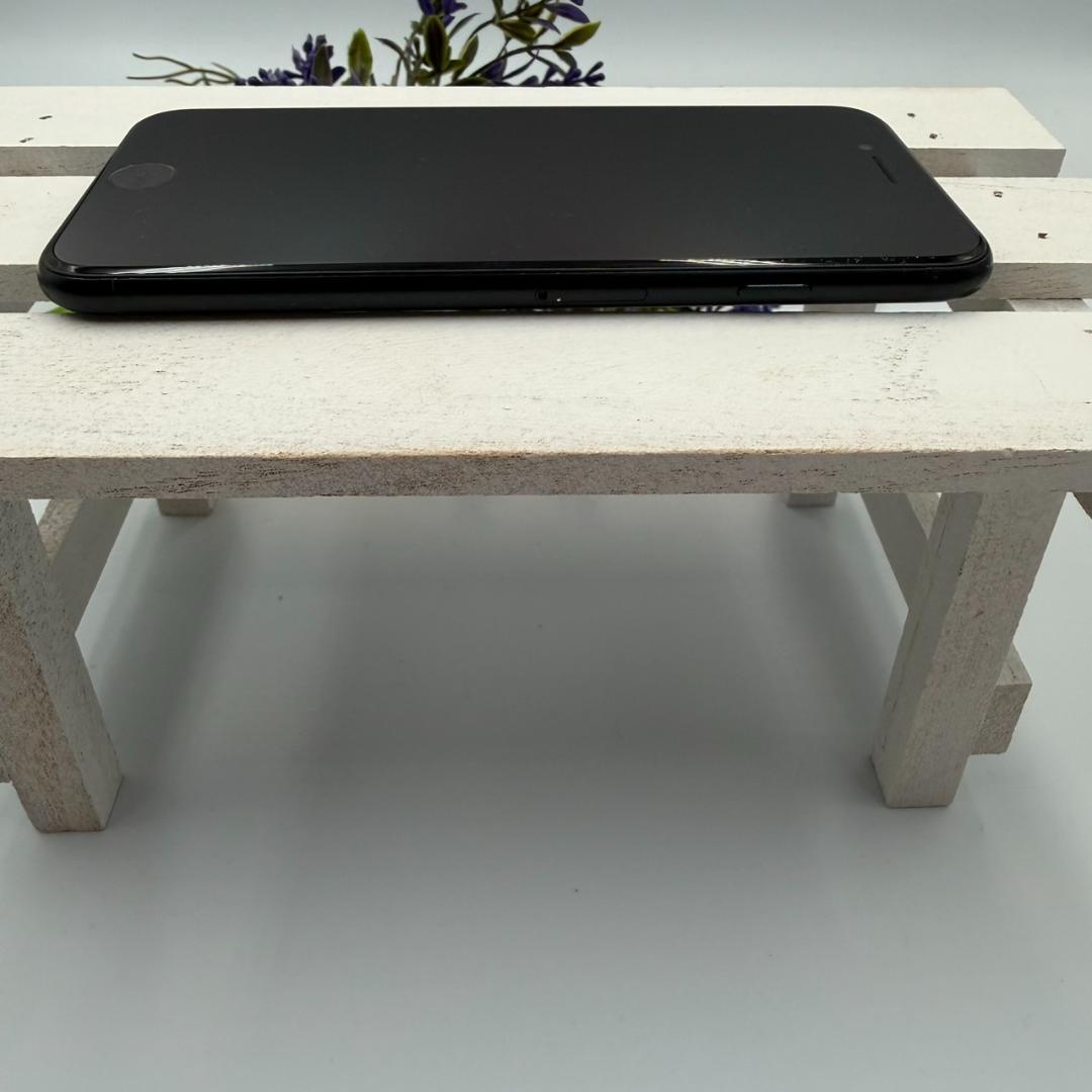 iPhone SE第3世代 64GB ミッドナイト 320