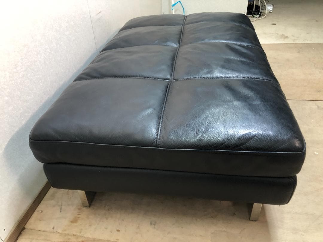 KELVIN GIORMANI 黒総革張り オットマン ブラック　75041-7