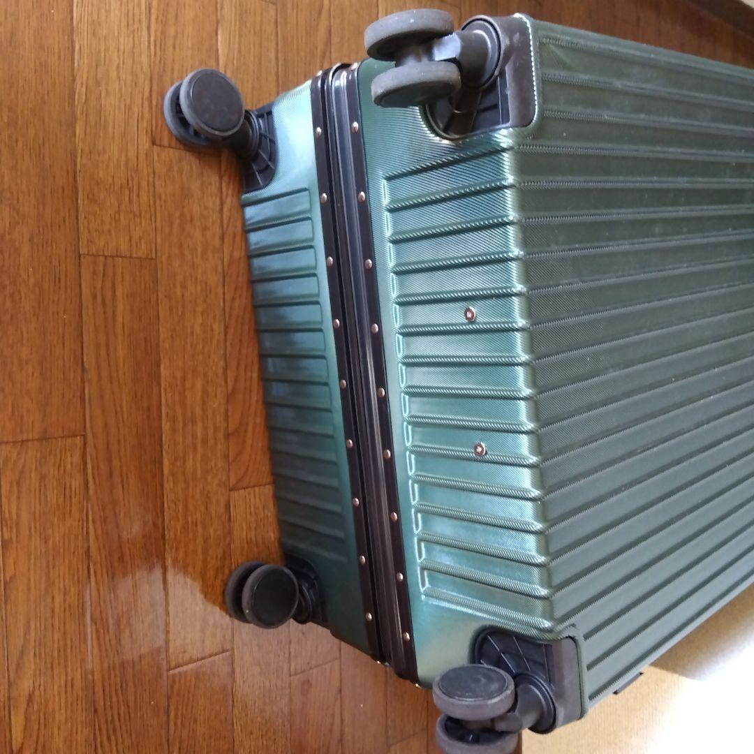 メタリックグリーン　アルミフレーム　ハード　スーツケース