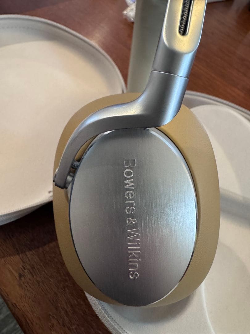 Bowers & Wilkins Px8 タン　ワイヤレスヘッドホン