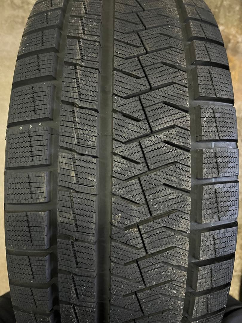 235/50R18PIRELLI スタッドレスタイヤ・ホイールセット