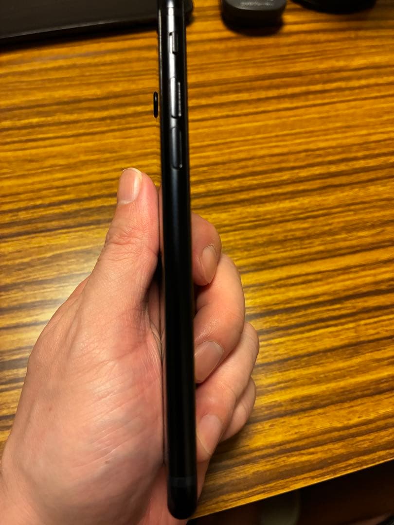 Apple iPhone SE3 第3世代 SE ブラック 本体