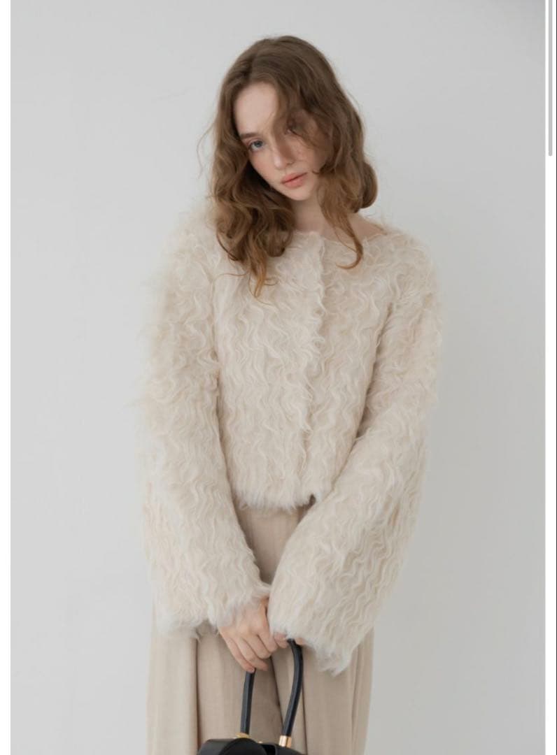 美品　メゾンドドルチェ　wavy cardigan ivory