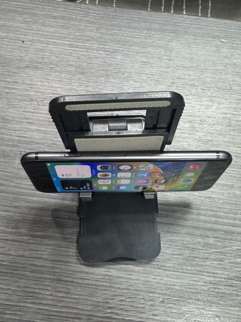 Apple iPhone 8スペースグレー 本体64GB SIMフリー12-2