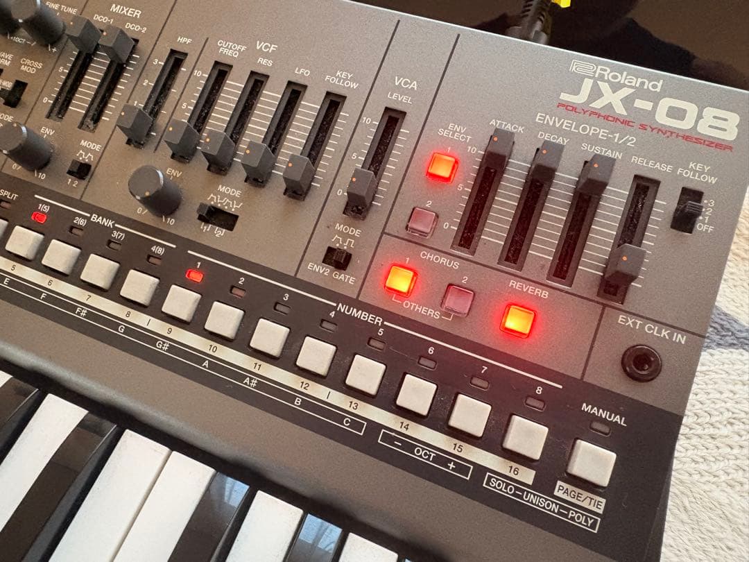 Roland JX-08 シンセサイザー
