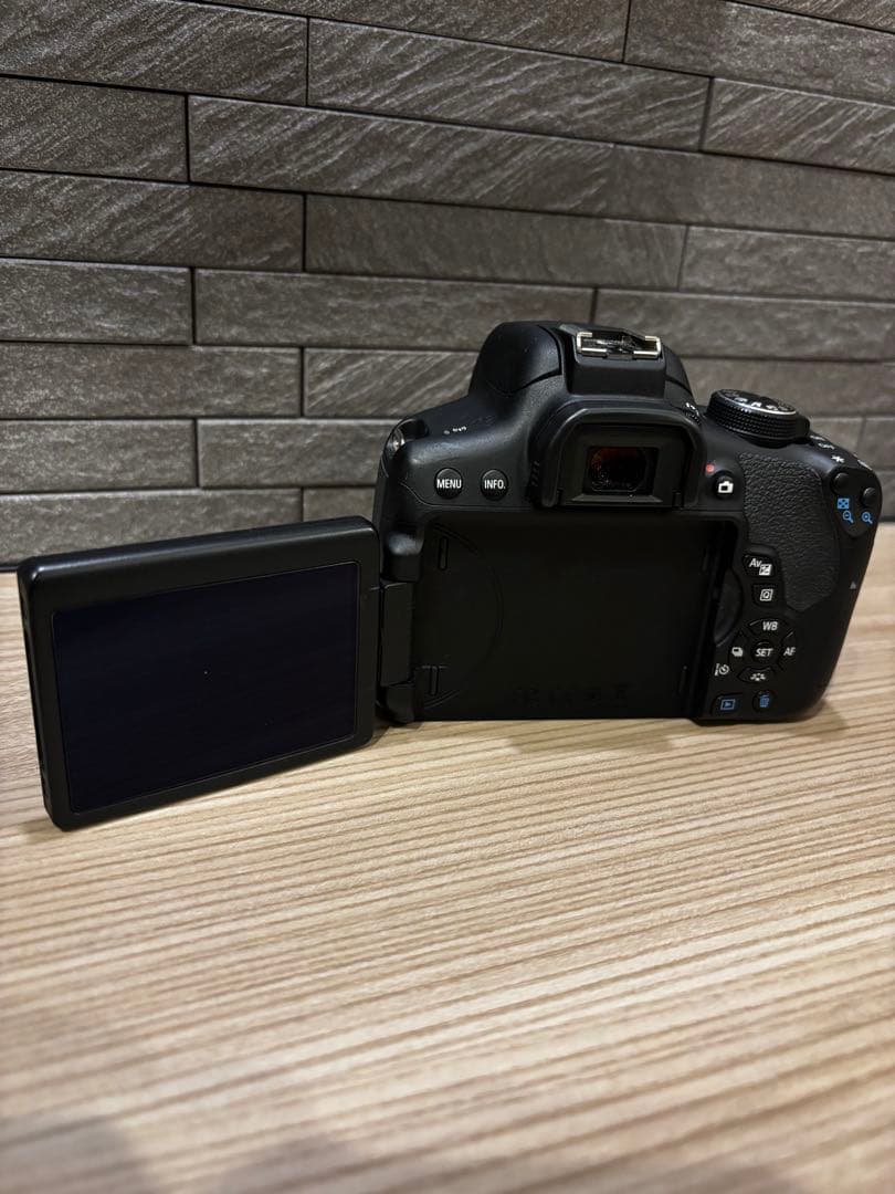 Canon EOS Kiss X8i キャノン デジタル一眼レフカメラ キット