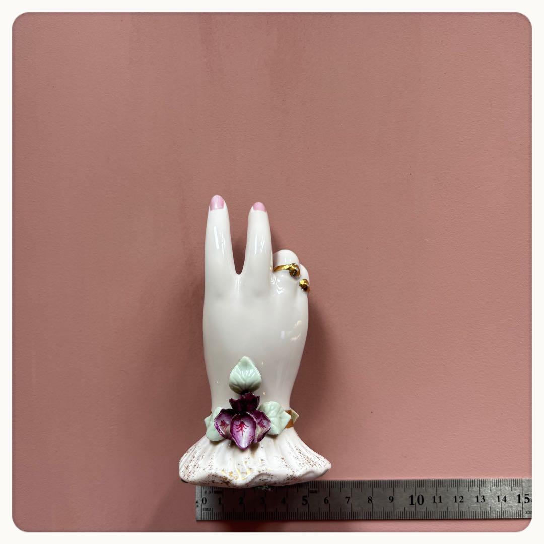 やもぬページ　ヴィンテージ　レフトン　ハンドモチーフ　リングホルダー