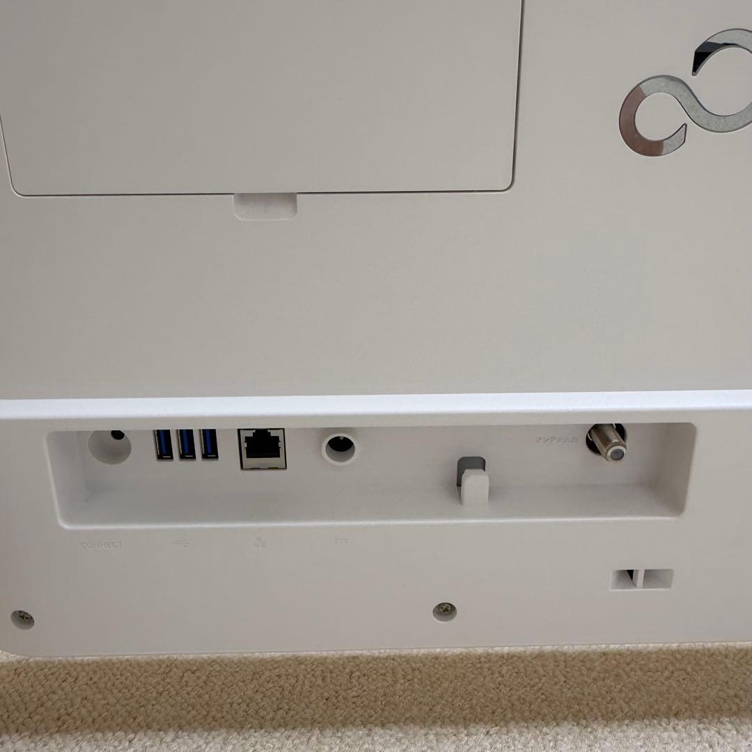 FMV ESPRIMO FH77/B1 FMVF77B1W ［スノーホワイト］