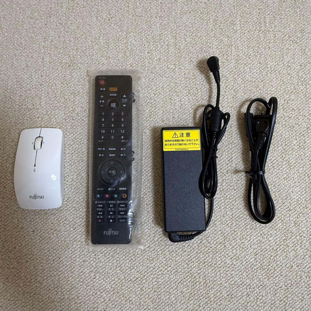 FMV ESPRIMO FH77/B1 FMVF77B1W ［スノーホワイト］