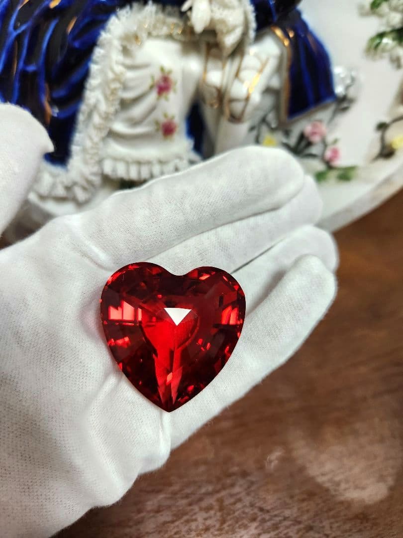 ハート型赤スワロスキー置物2個 スワン刻印