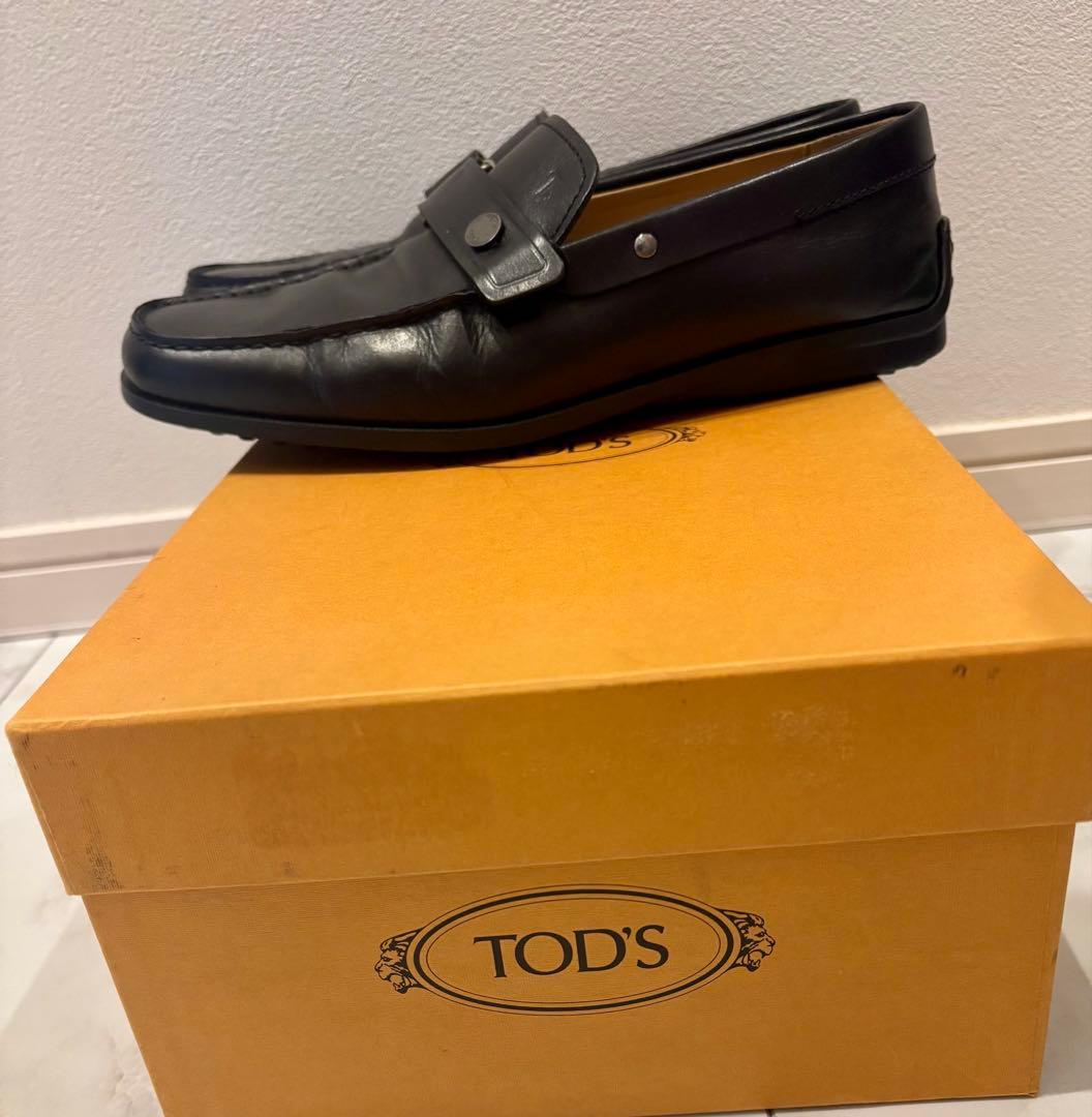 TOD'S ブラック ローファー