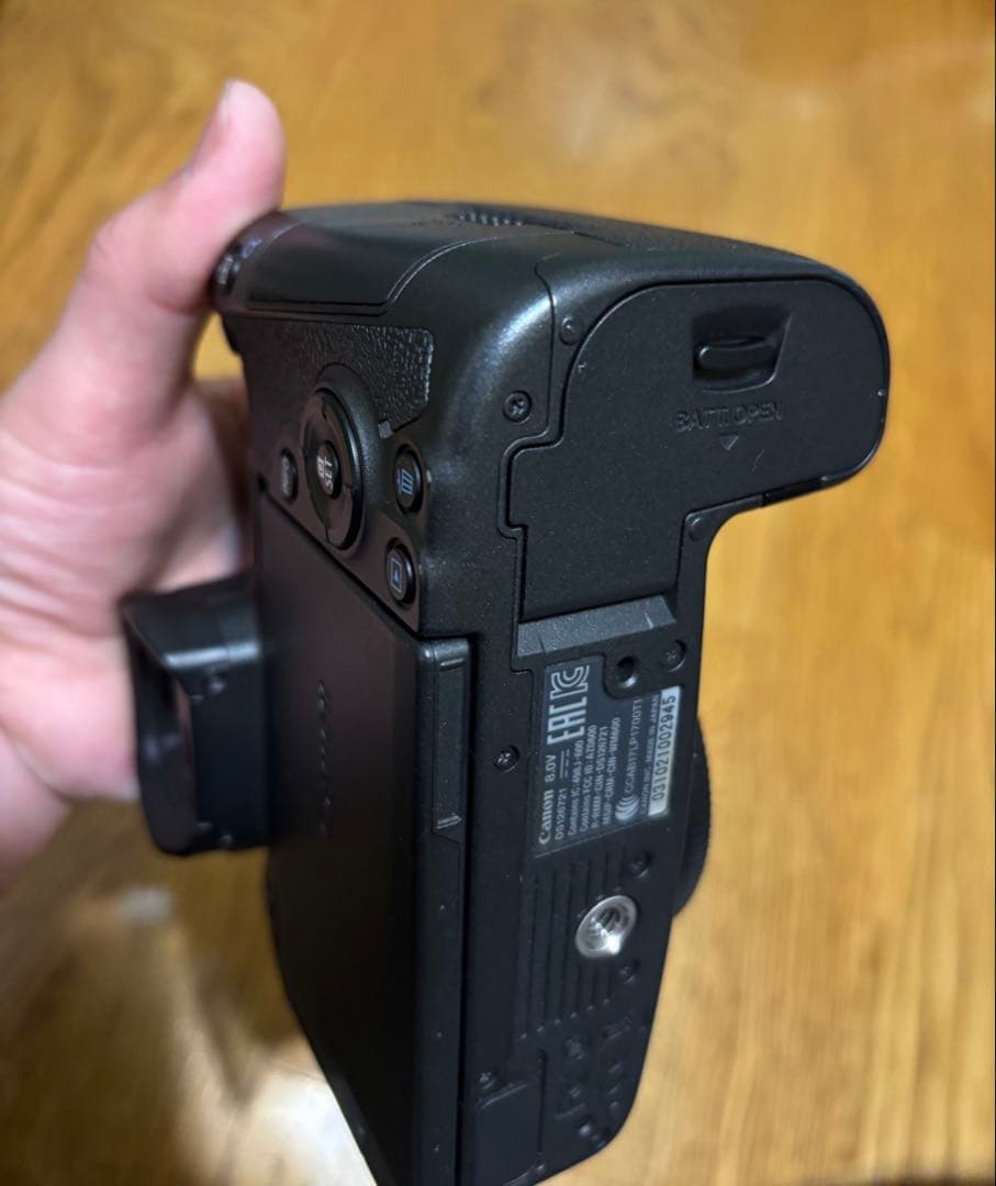 キヤノン　EOSRボディ